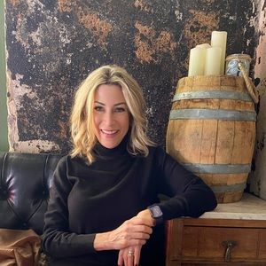 Meet your Posher, Claudia